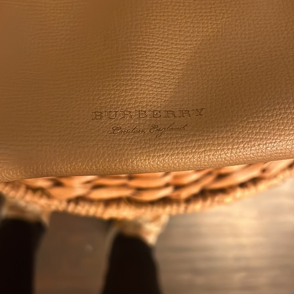 Burberry medium reversible tote - Picture 9 of 16